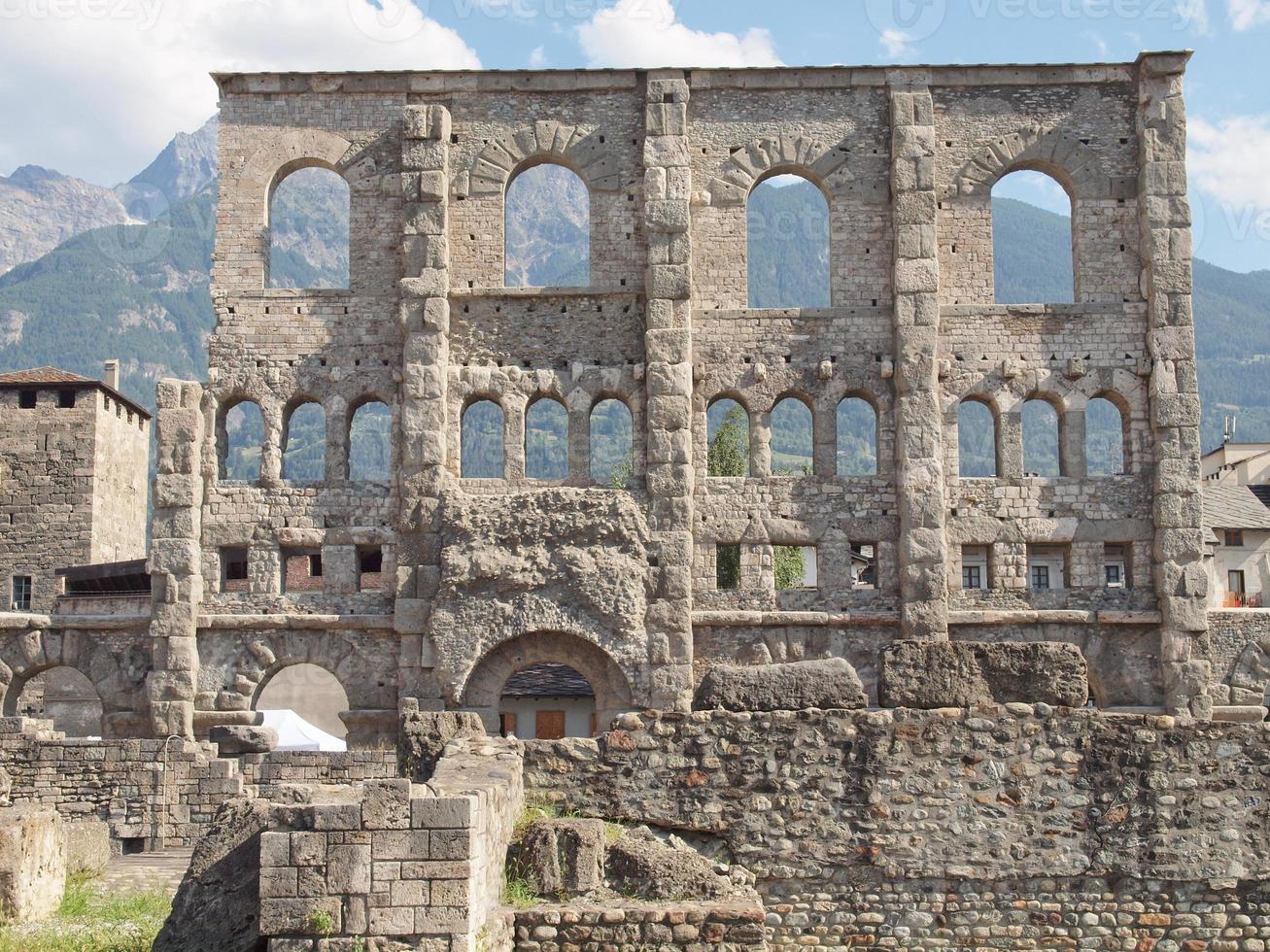 teatro romano aosta foto