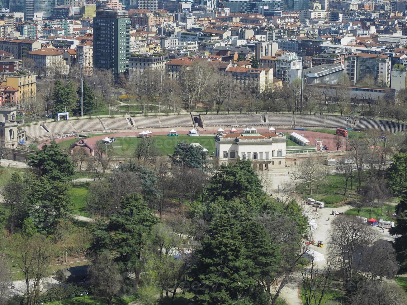 veduta aerea di milano foto