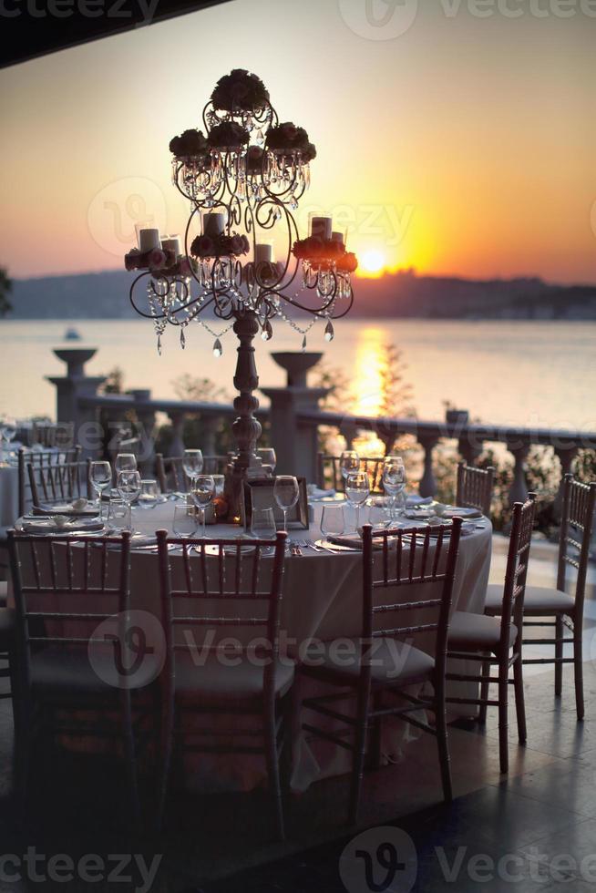 decorazioni per il tavolo da pranzo degli invitati al matrimonio, cena per la cerimonia nuziale foto