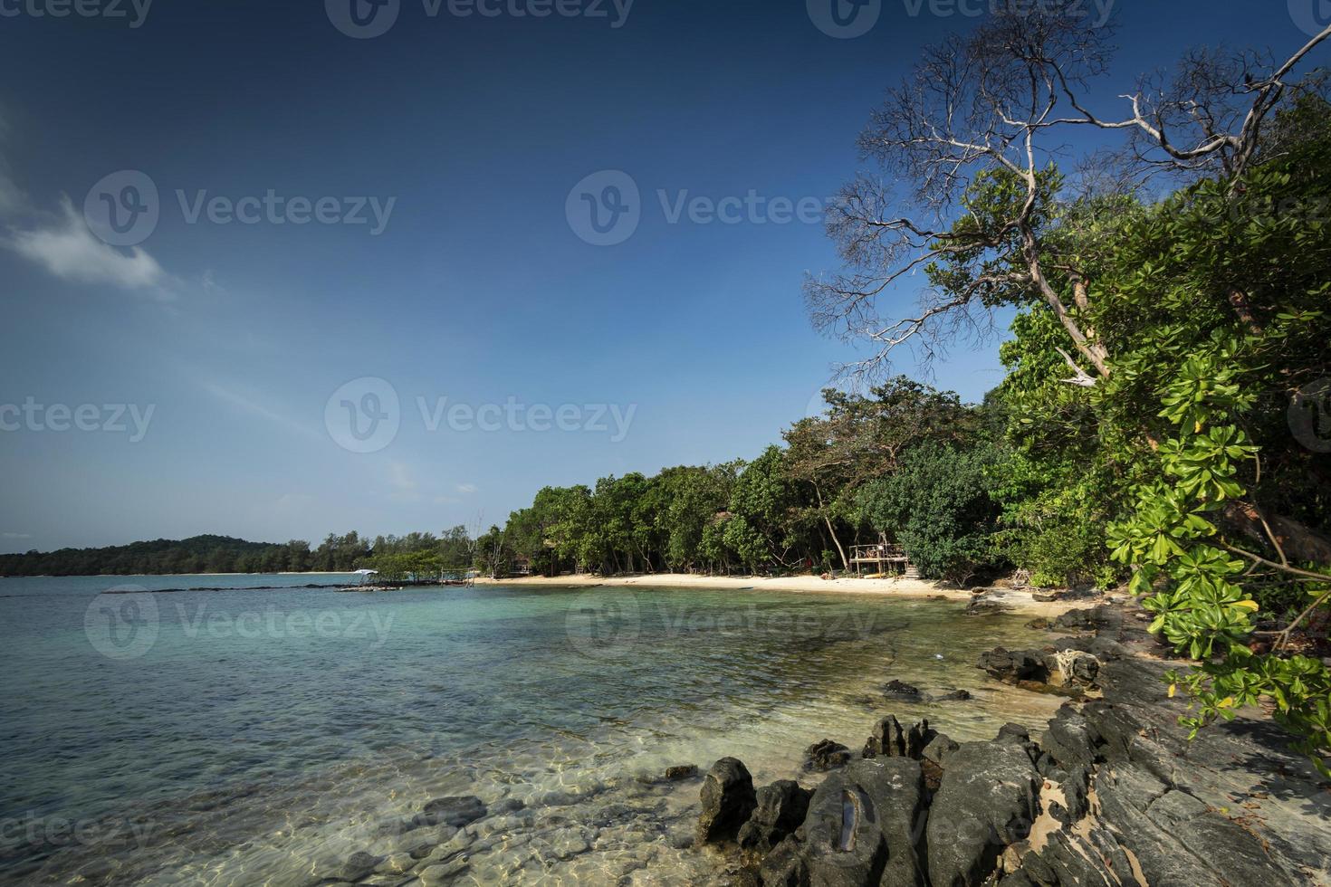 baia sull'albero a koh ta kiev isola paradisiaca in cambogia foto