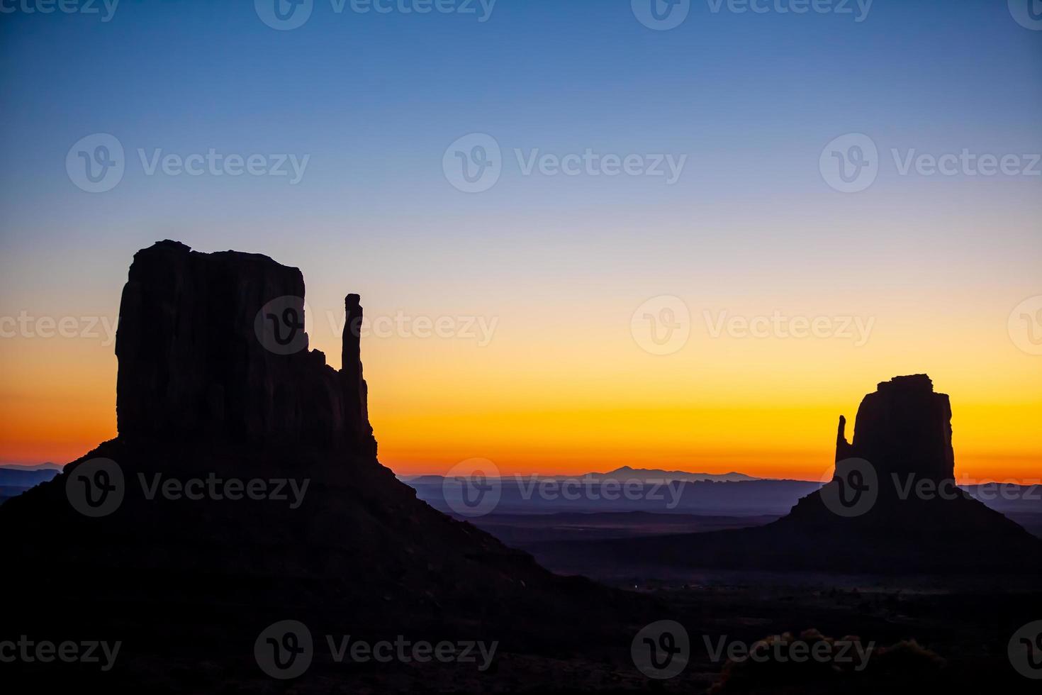 il paesaggio naturale unico della Monument Valley nello Utah foto