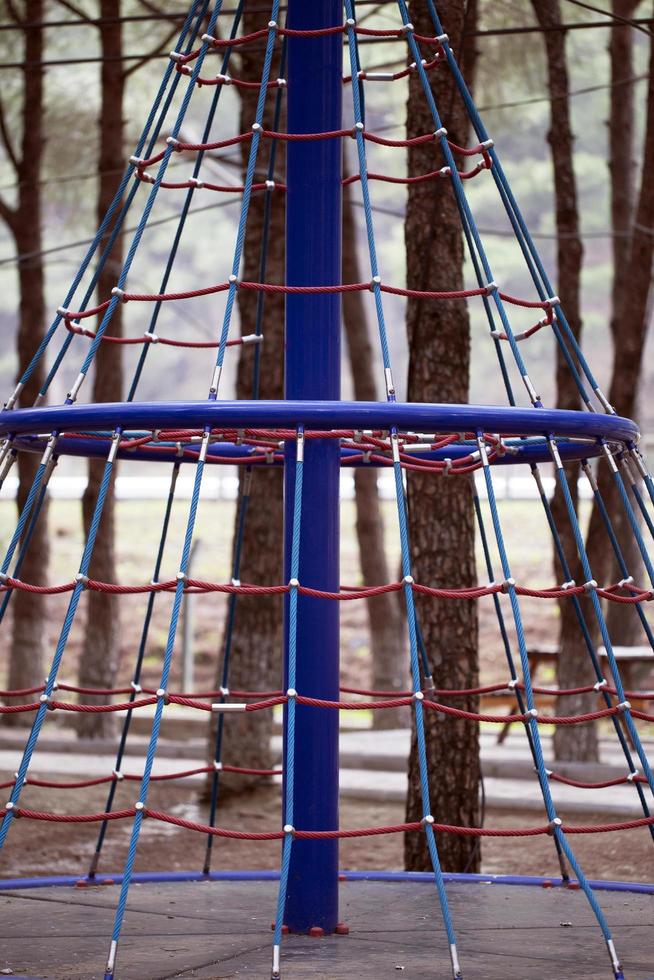 parco giochi per bambini all'aperto per divertirsi foto