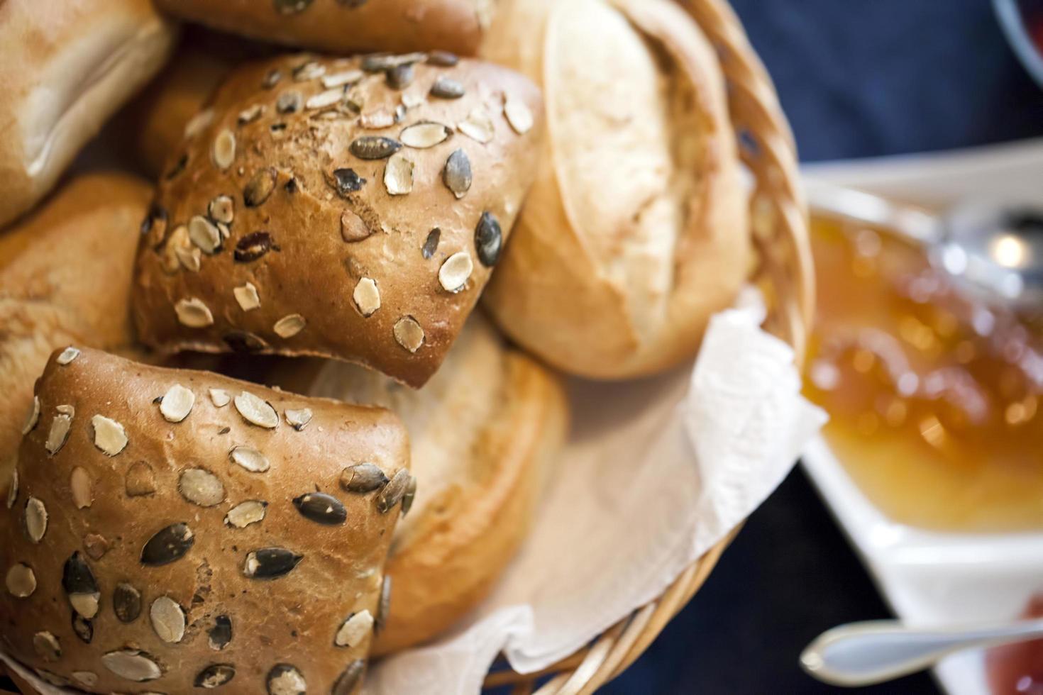 delizioso mix fresco di pane concetto di cibo foto