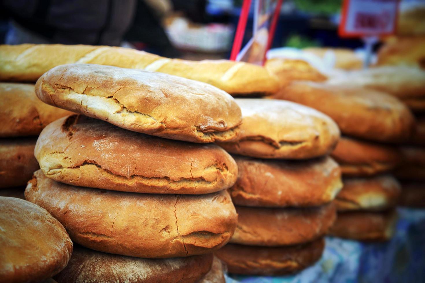 pane biologico fresco e sano nel bazar pubblico? foto