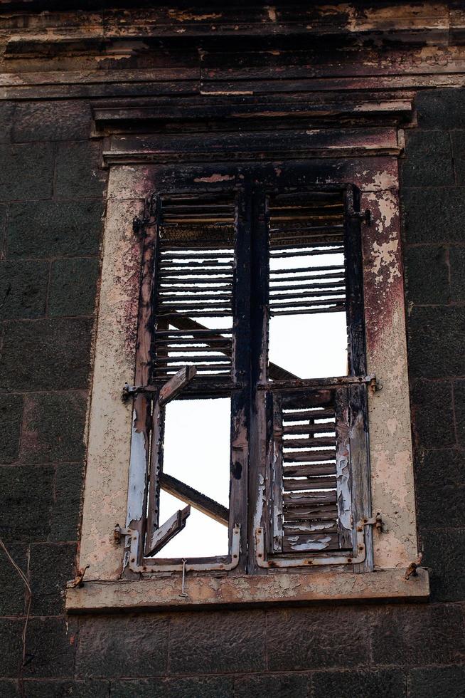 l'antico edificio astratto ospita le finestre foto