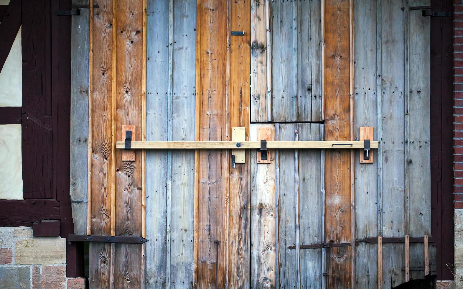 fondo astratto della porta di legno di lerciume foto