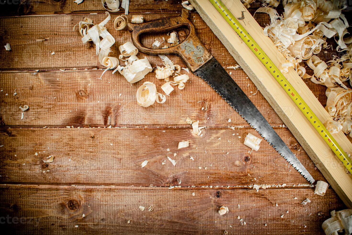 mano sega con di legno trucioli. 31998728 Stock Photo su Vecteezy