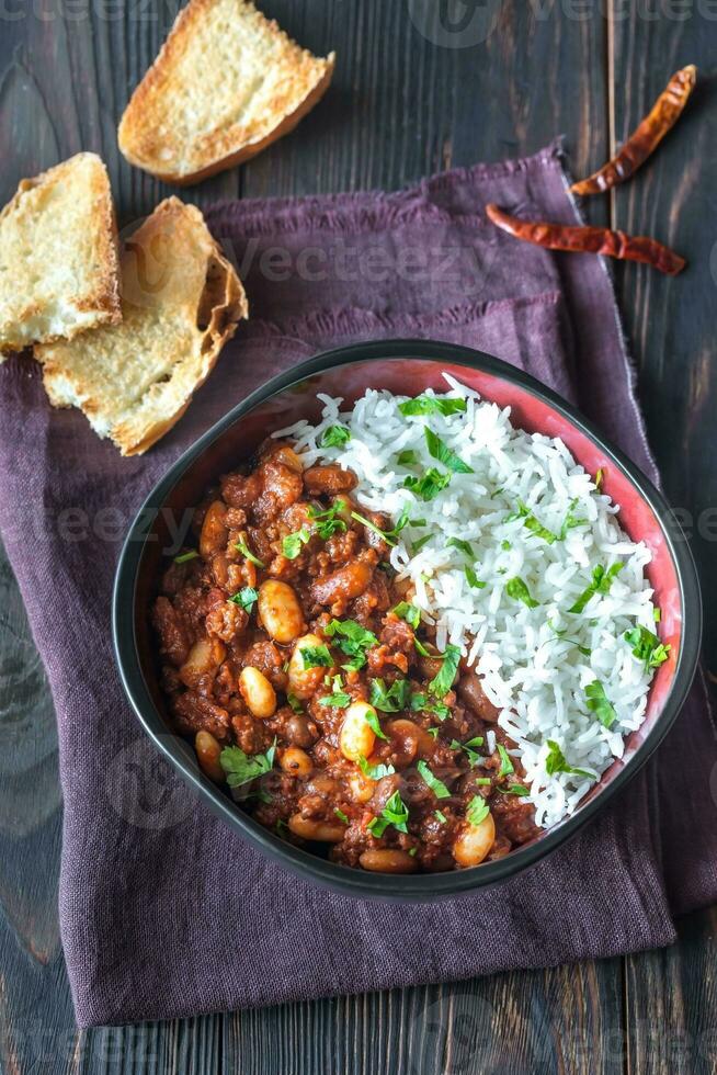 ciotola di chili con carne foto