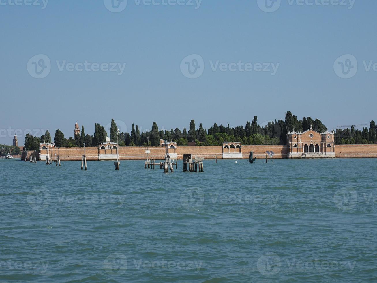 isola del cimitero di san michele a venezia foto
