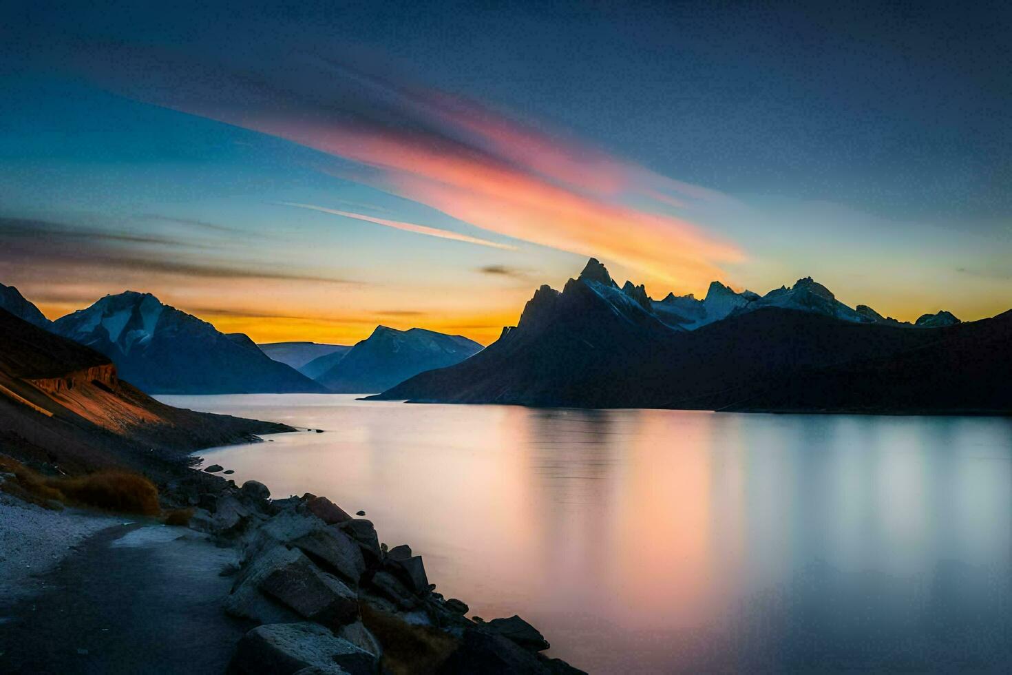 il sole imposta al di sopra di montagne e acqua. ai-generato foto