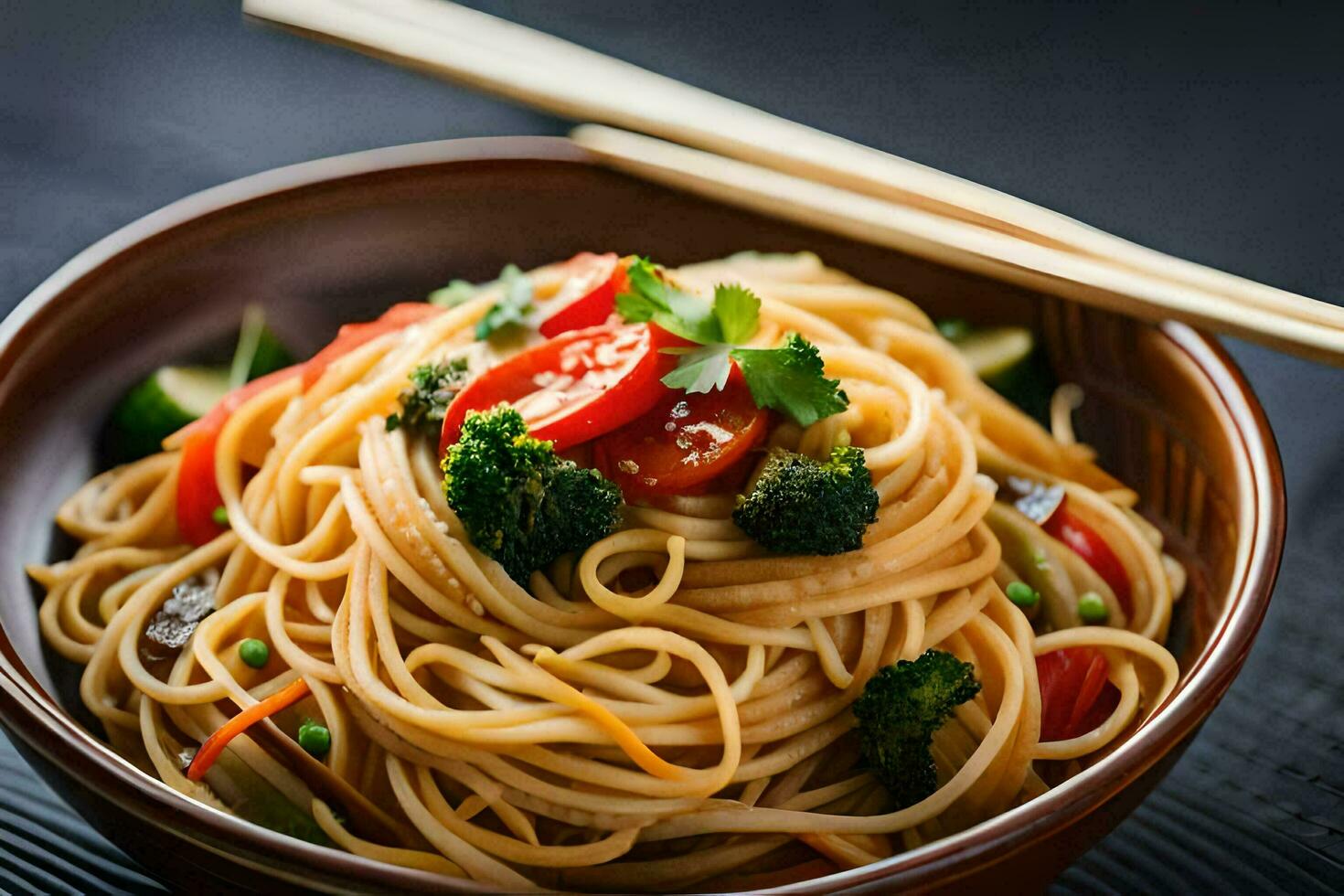 un' ciotola di tagliatelle con verdure e bacchette. ai-generato foto