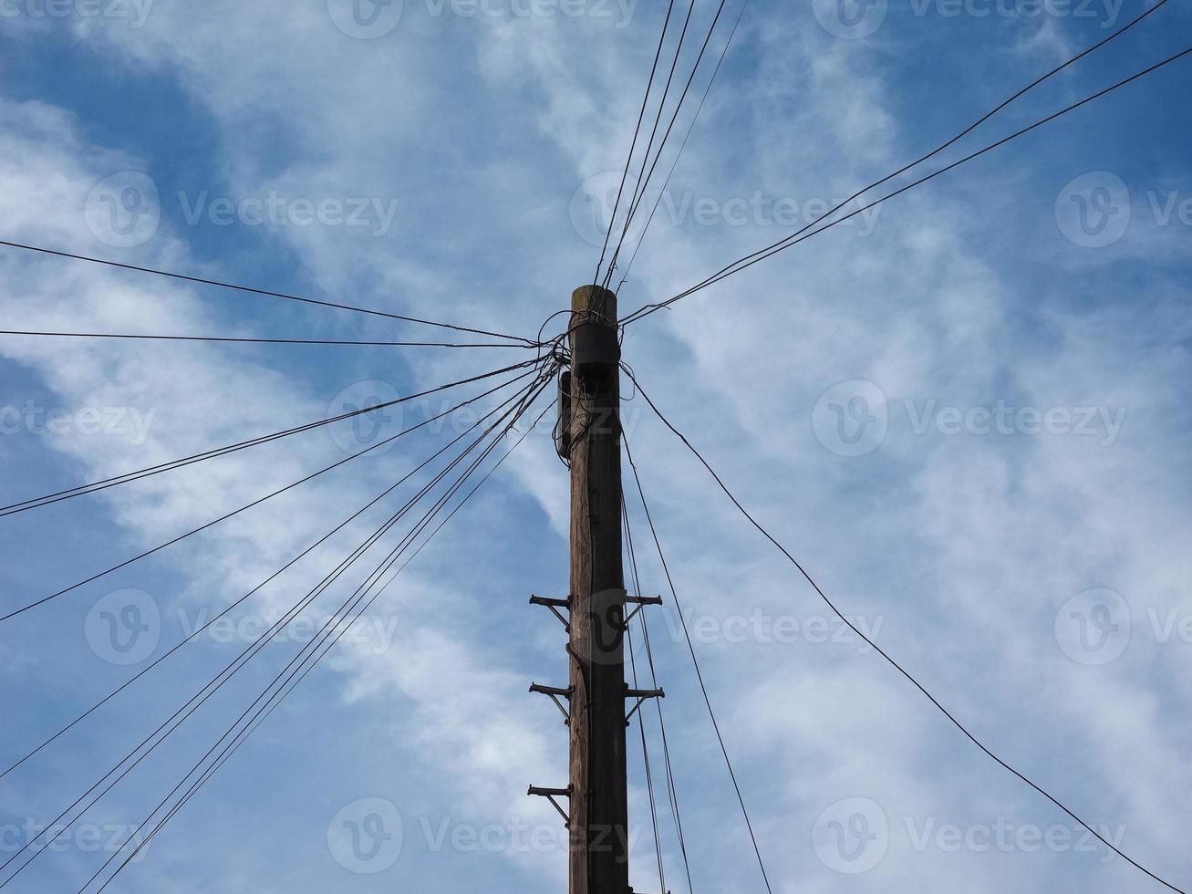 palo per telecomunicazioni per cavi e fibre ottiche foto