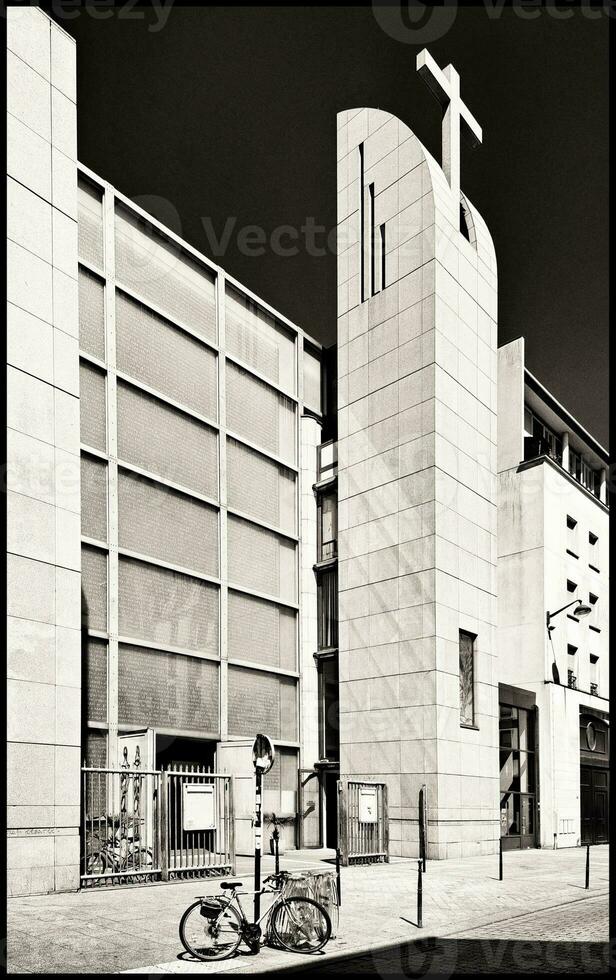 moderno parigino Chiesa nel monocromatico foto