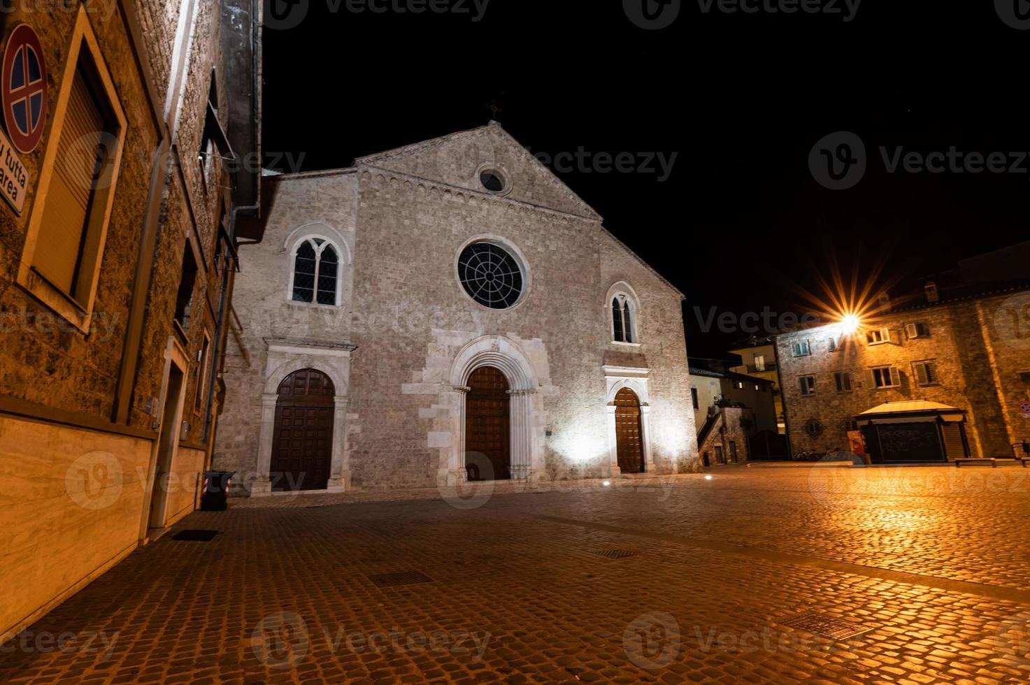chiesa di san francesco vieste di notte a terni foto