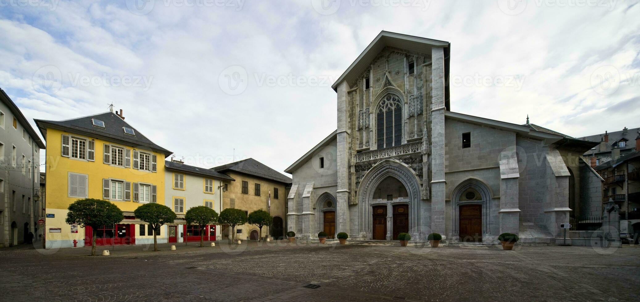 panoramico Visualizza di santo François Cattedrale, Chambery, Francia maestoso cattolico architettura foto