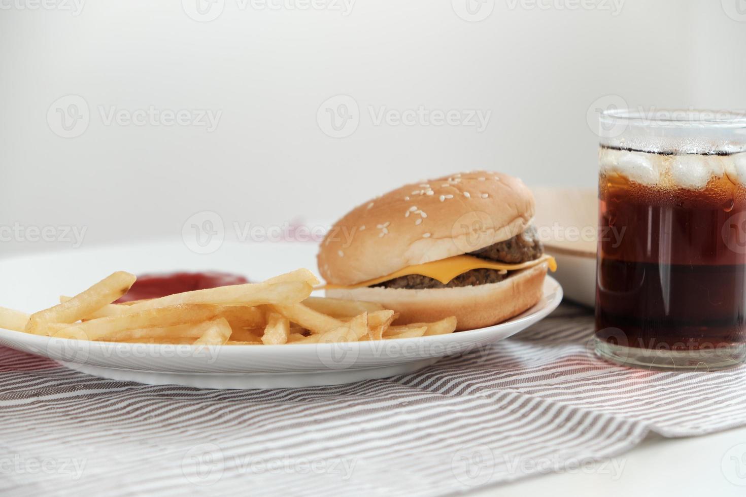 ketchup e cibi spazzatura. foto