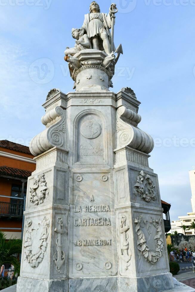 christopher columbus statua nel plaza de la aduana foto