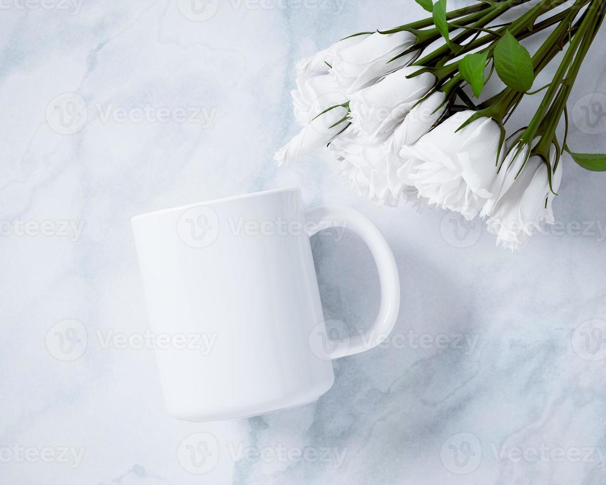 mockup di tazza da caffè bianco vista dall'alto foto