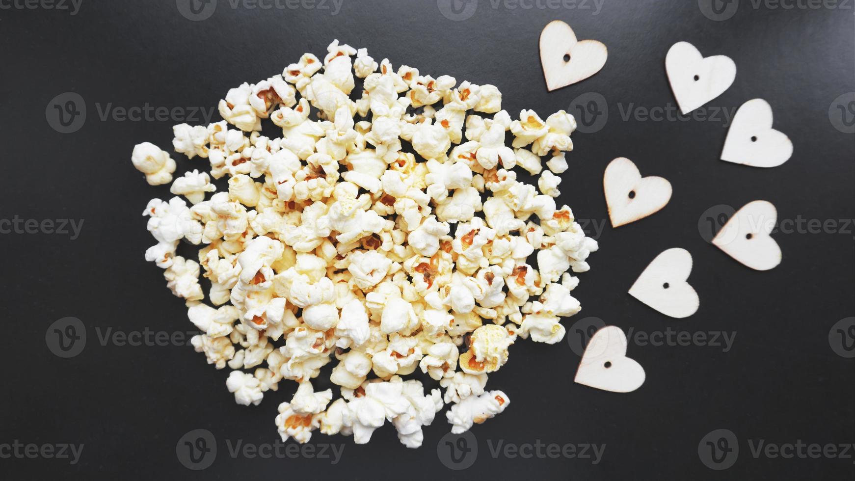 amore concetto di popcorn. foto orizzontale. cibo dolce