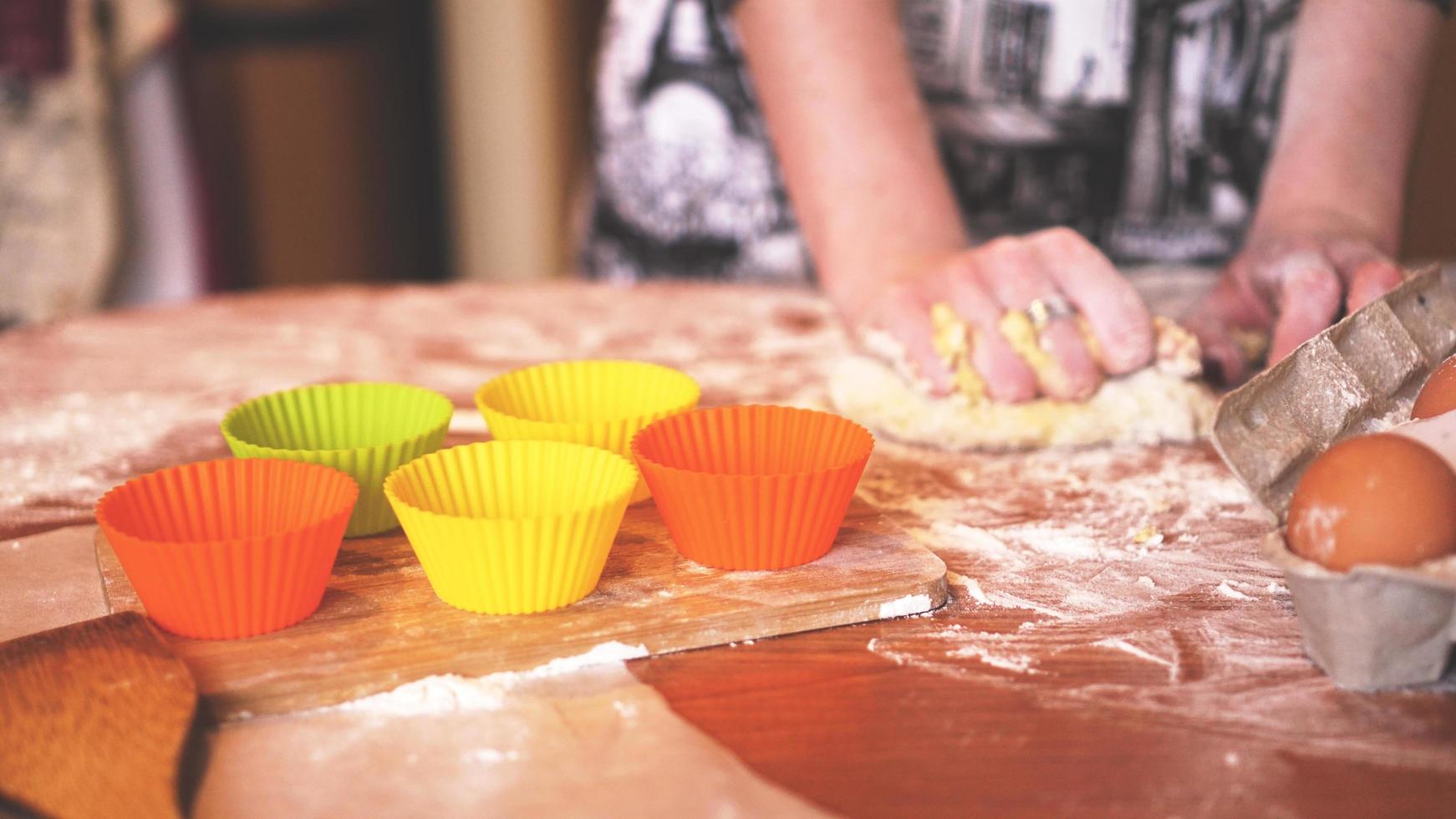 cucina e concetto di casa - primo piano della mano femminile foto