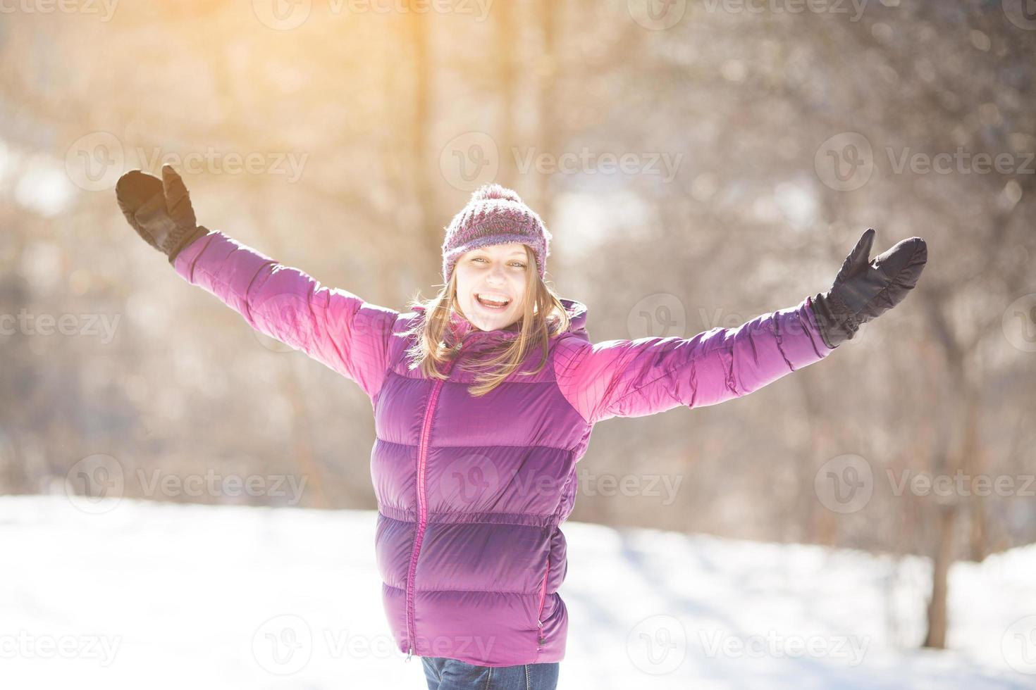 ragazza entusiasta con un cappello foto