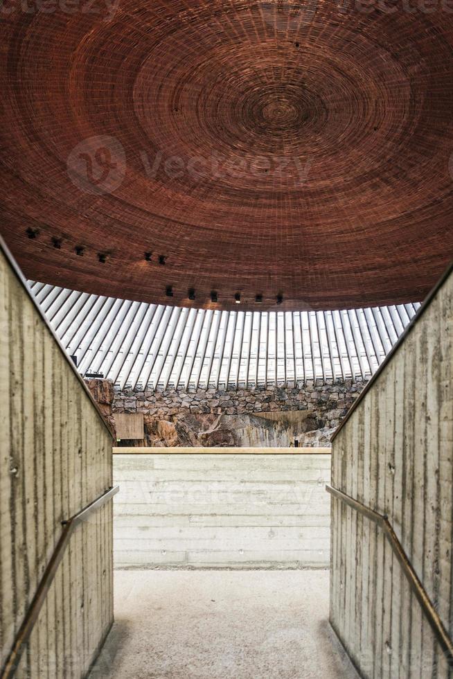 temppeliaukio chiesa rupestre famosa architettura moderna punto di riferimento interno a helsinki finlandia foto