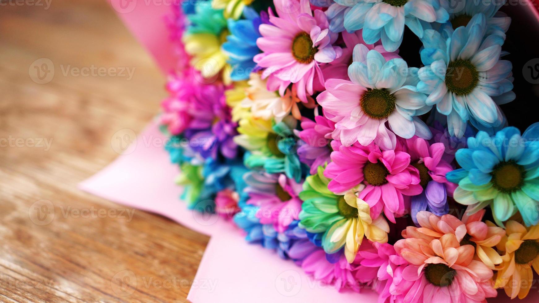 primo piano fiore bouquet di fiori arcobaleno foto