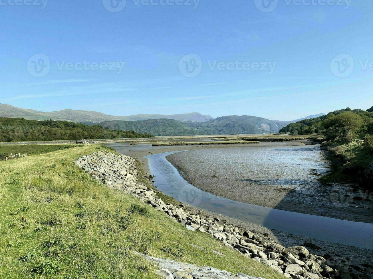 un' Visualizza di il nord Galles campagna su il mawddach pista foto