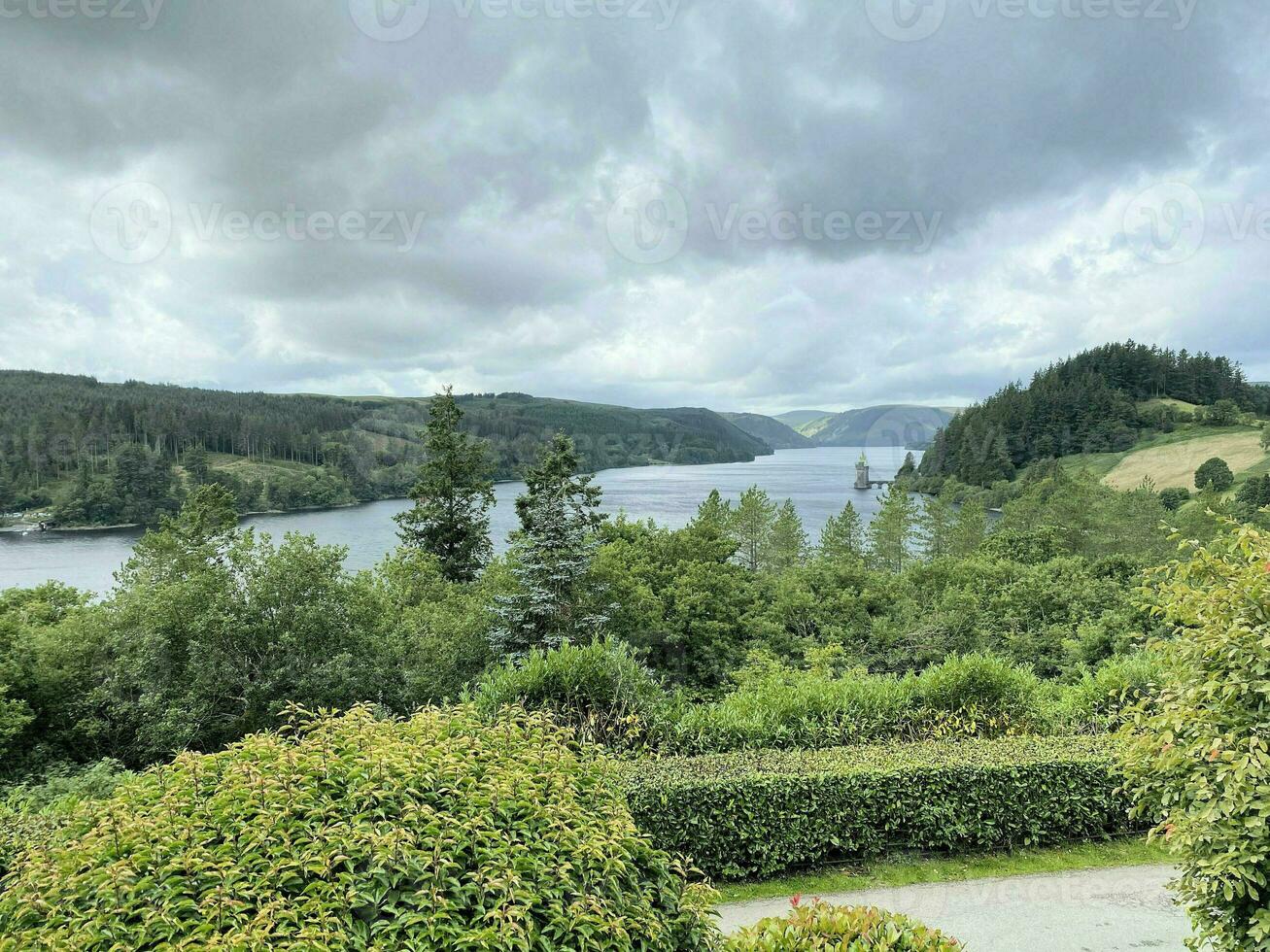 un' Visualizza di il nord Galles campagna a lago vyrnwy foto