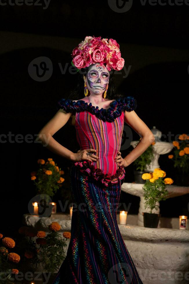 Calavera catrina seduta su un' trono. zucchero cranio trucco. dia de los muertos. giorno di il morto. Halloween. foto