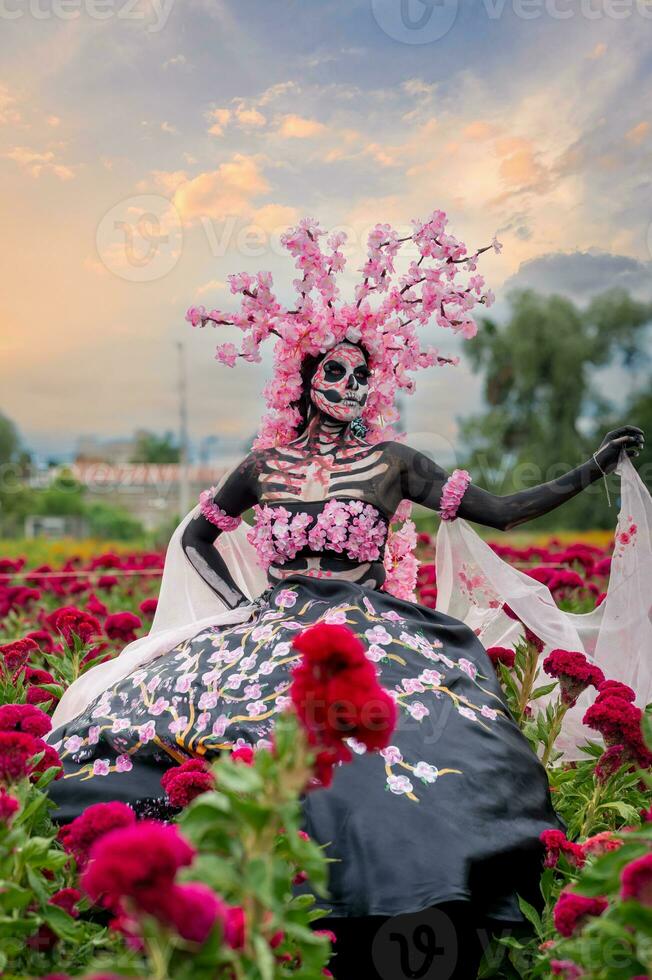 glorioso eleganza nel il cuore di colula cempasuchil i campi un' ipnotizzante giorno di il morto servizio fotografico, con un' sbalorditivo donna trasformato in un' catrina, pagare per il tradizione di morire de muertos foto