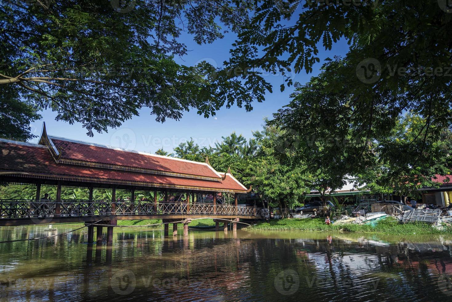 fiume nel centro di siem reap zona turistica della città vecchia in cambogia vicino ad angkor wat foto