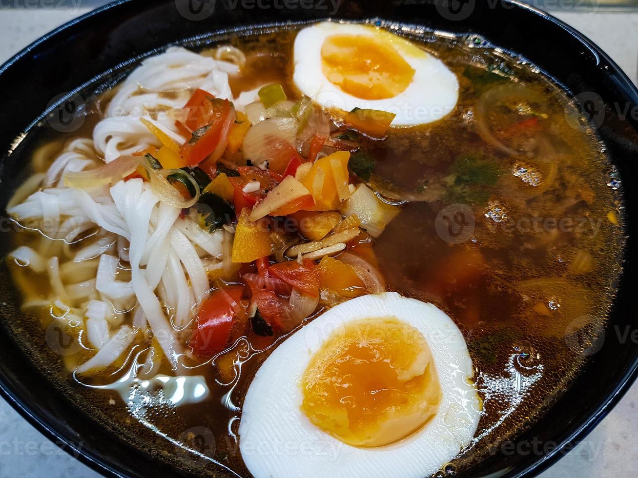 zuppa di ramen giapponese foto