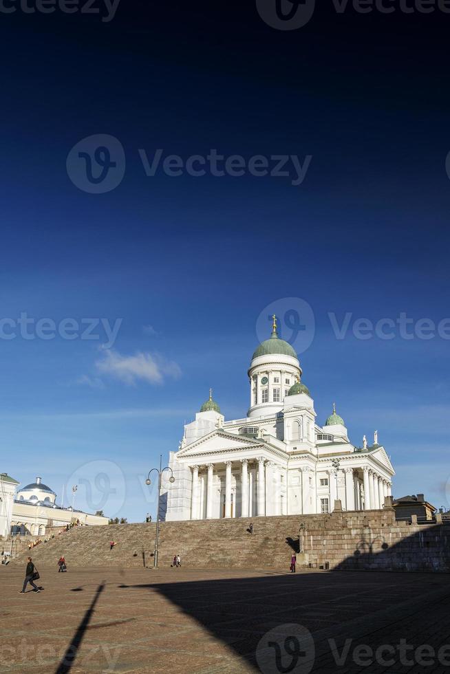 Piazza del Senato e punto di riferimento della cattedrale della città a Helsinki in Finlandia foto