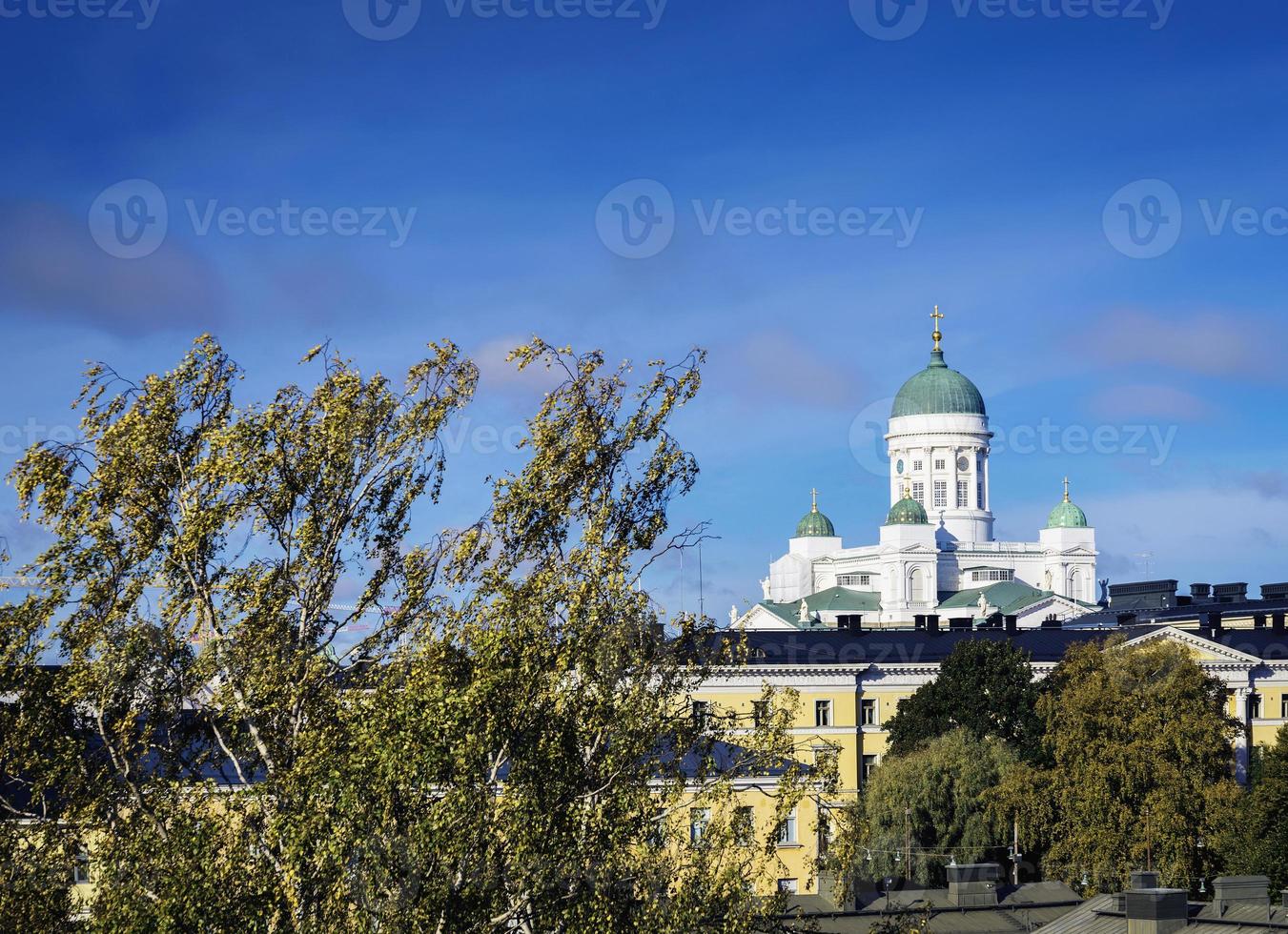 punto di riferimento della cattedrale e vista della città centrale di helsinki in finlandia foto