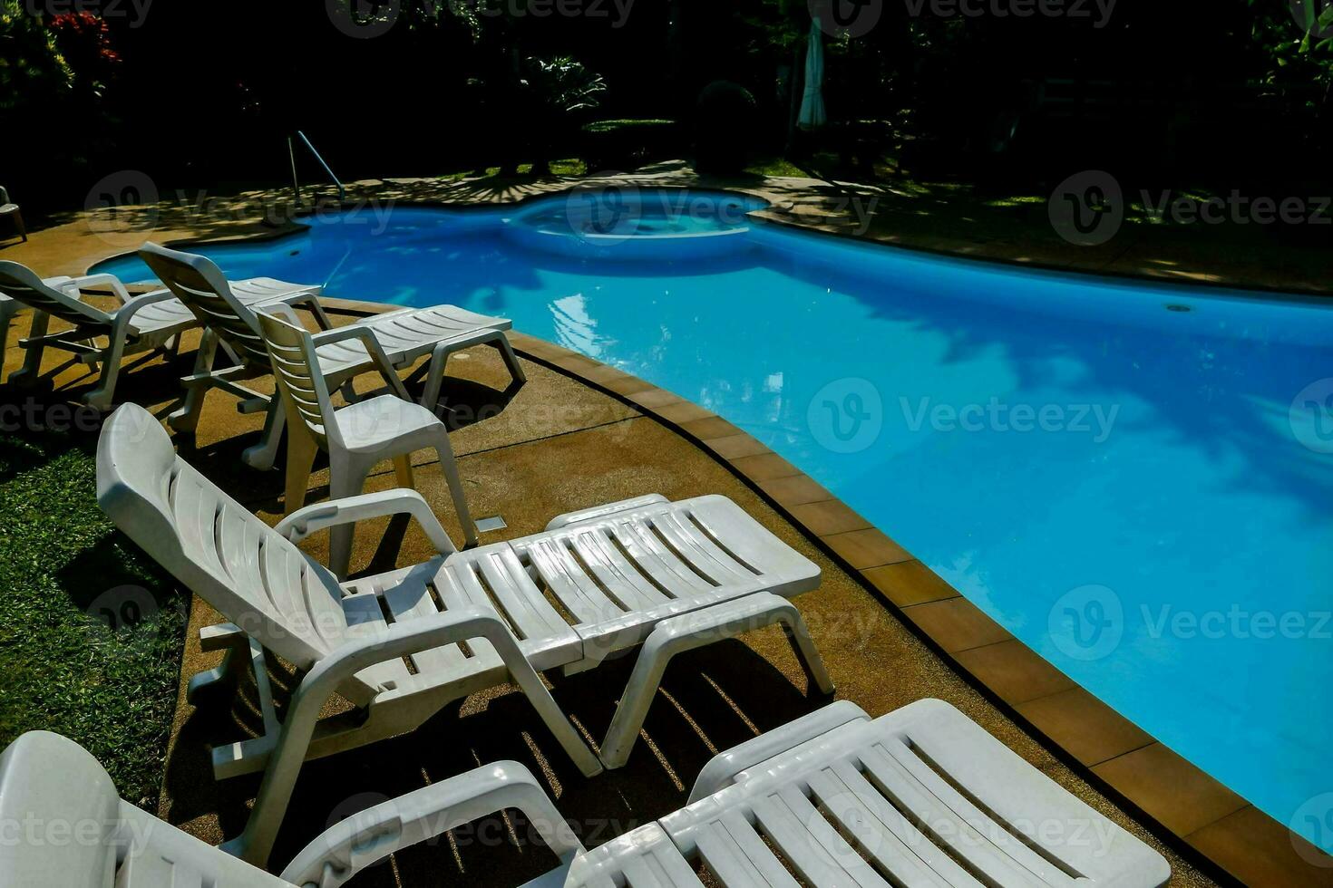 un' piscina sfondo foto