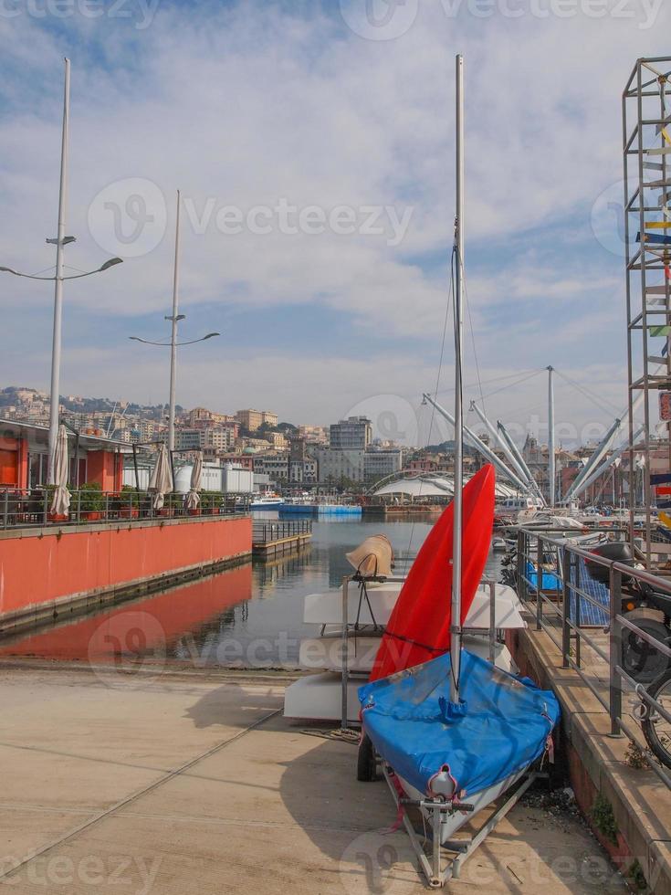 porto genova italia foto