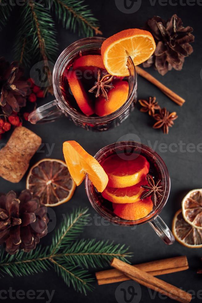 vin brulé caldo tradizionale di natale. foto