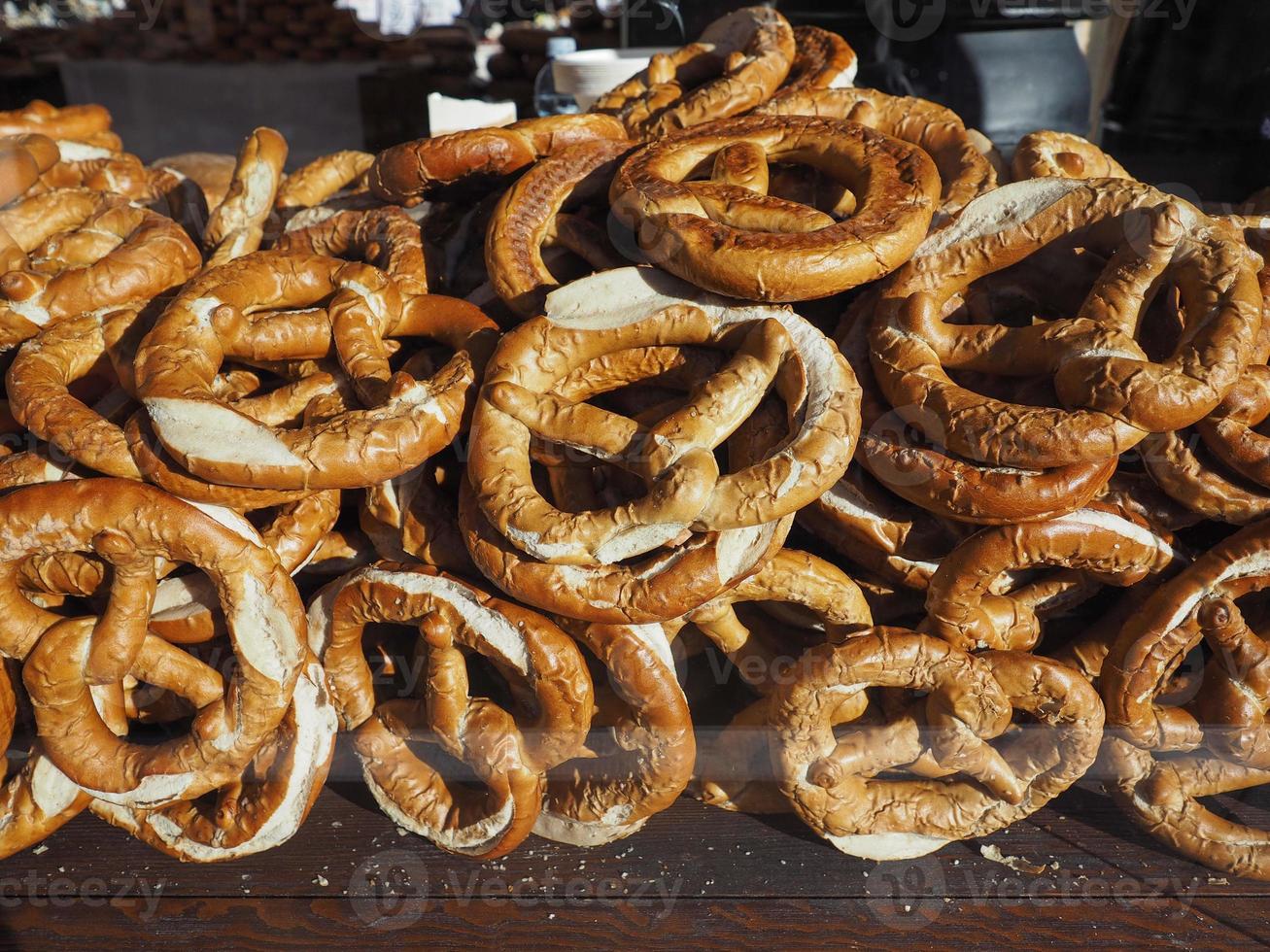 pane al forno pretzel foto