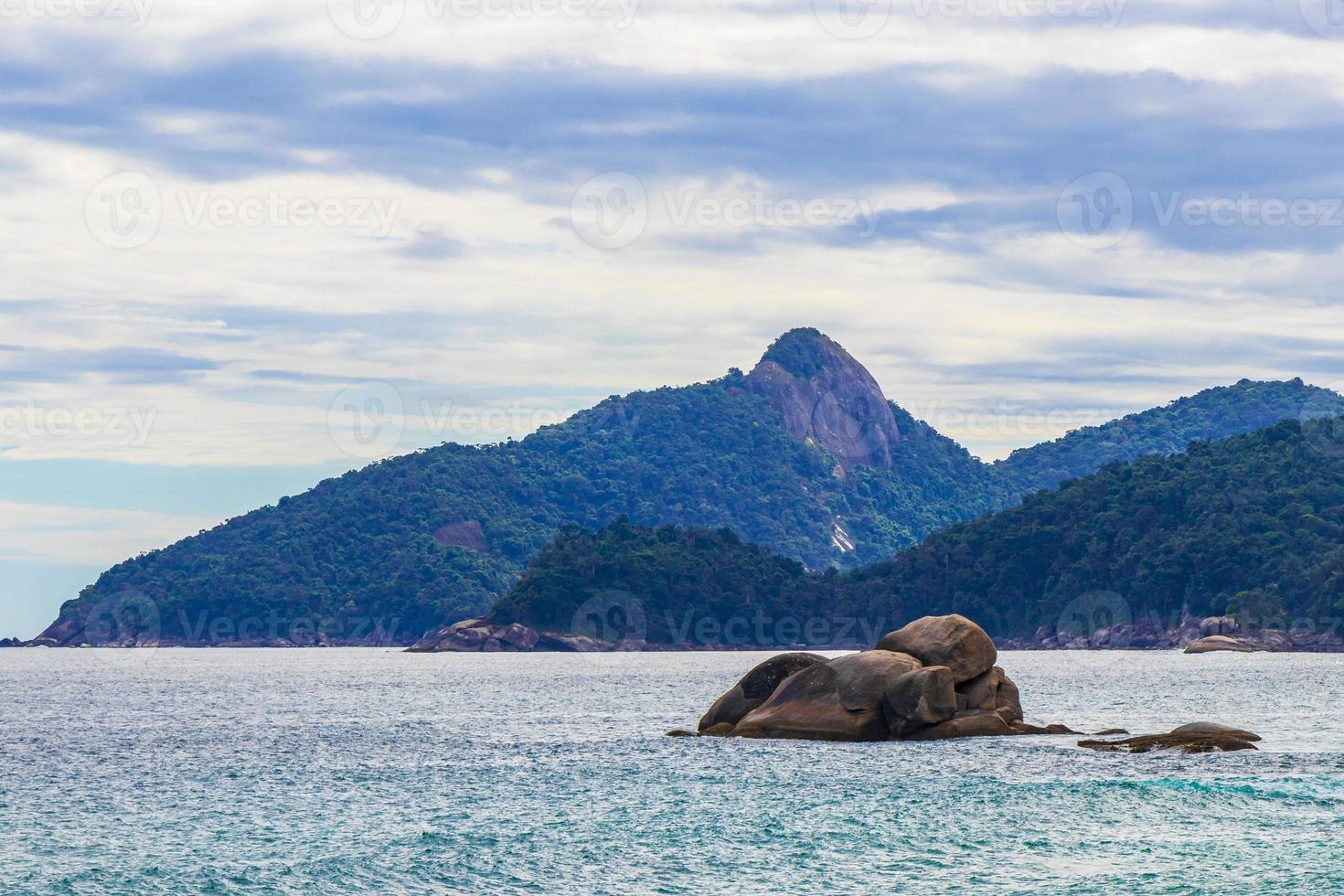 Praia Lopes Mendes spiaggia sull'isola tropicale ilha grande brasile. foto