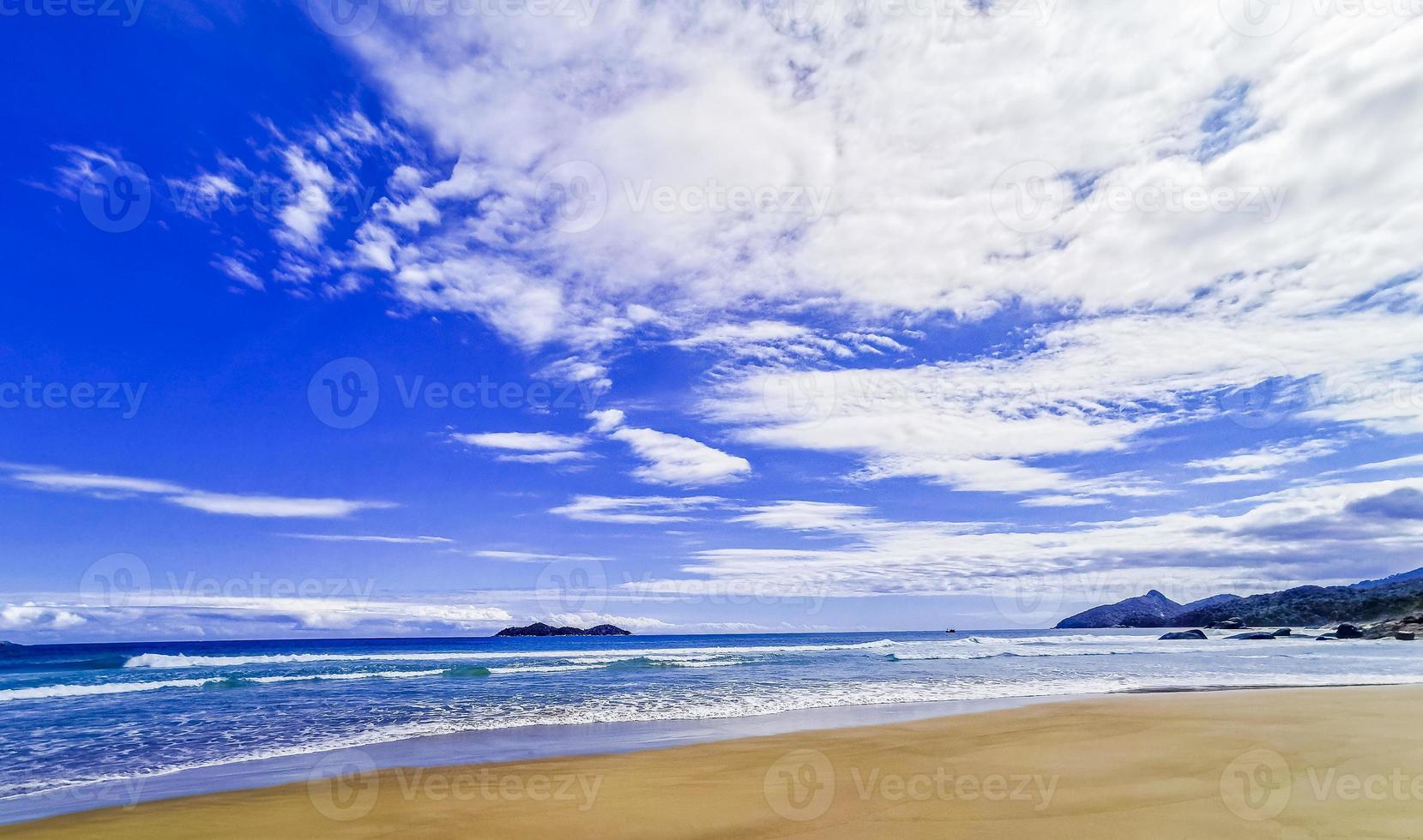 Praia Lopes Mendes spiaggia sull'isola tropicale ilha grande brasile. foto