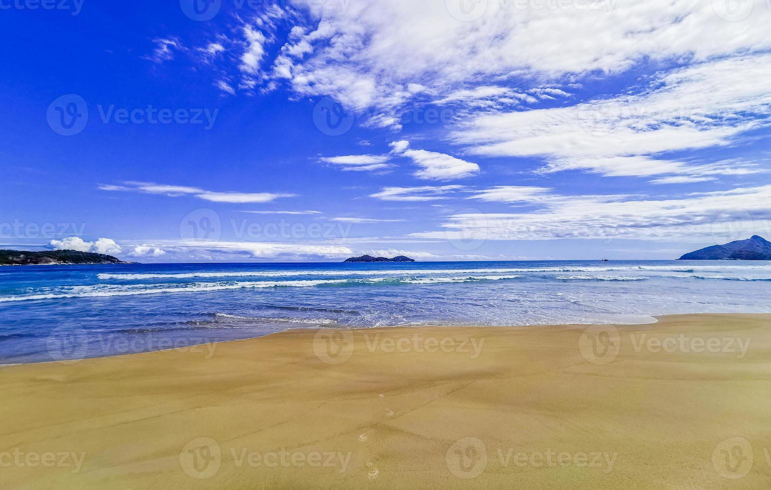 Praia Lopes Mendes spiaggia sull'isola tropicale ilha grande brasile. foto