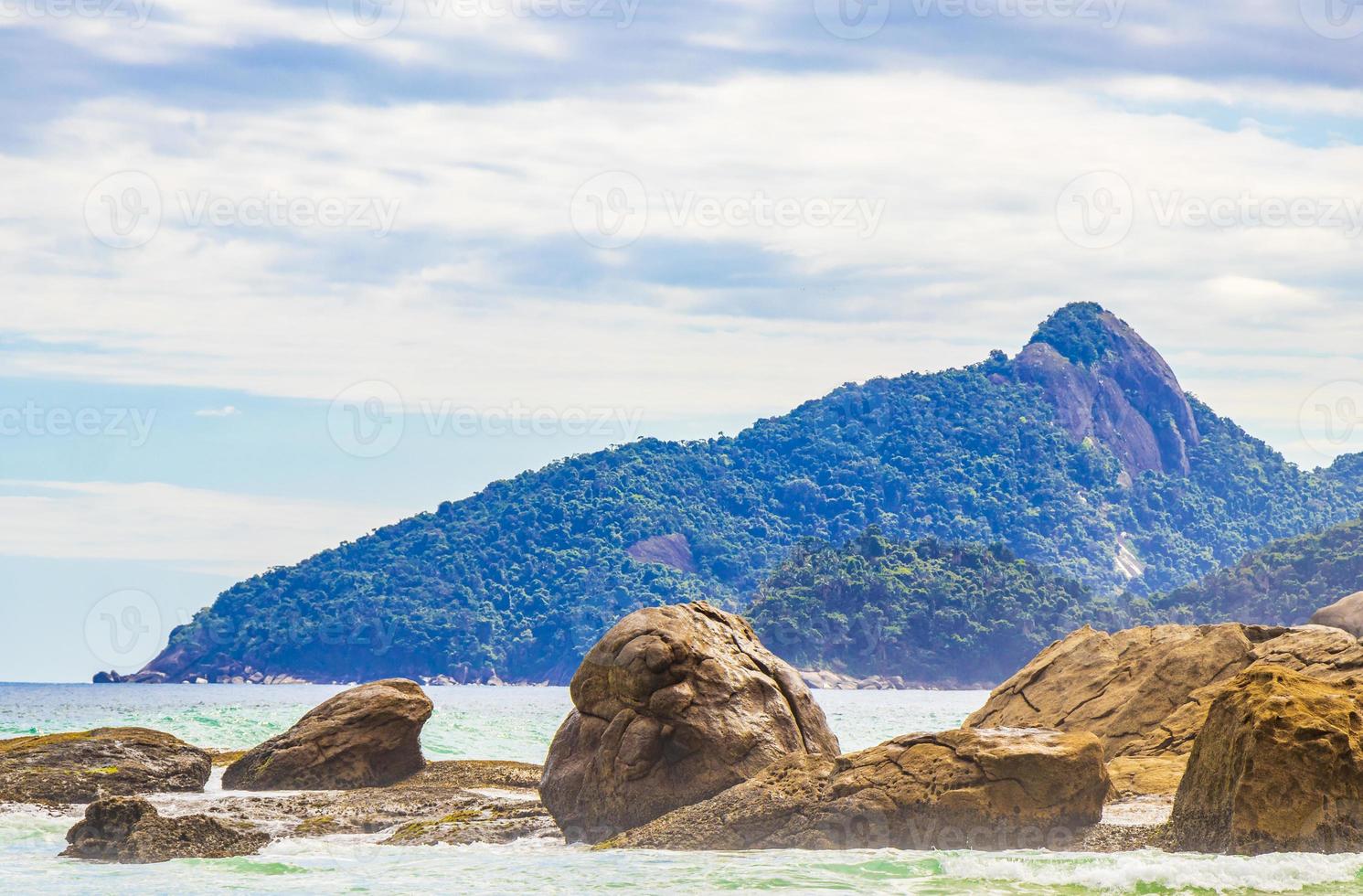 Praia Lopes Mendes spiaggia sull'isola tropicale ilha grande brasile. foto