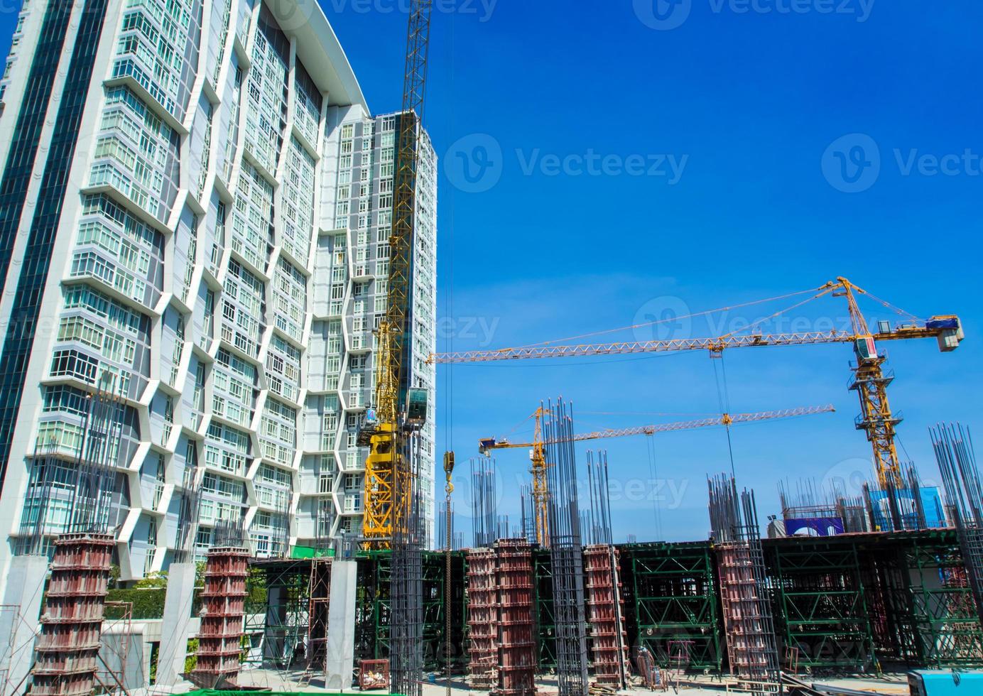 l'edificio in costruzione al sito foto