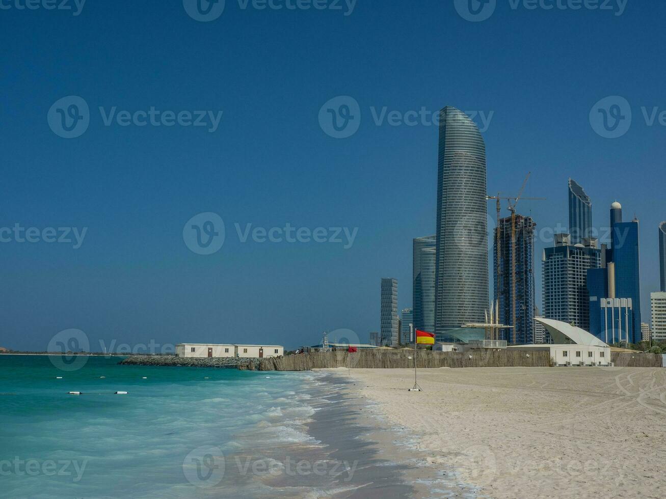 il spiaggia di abu dhabi foto