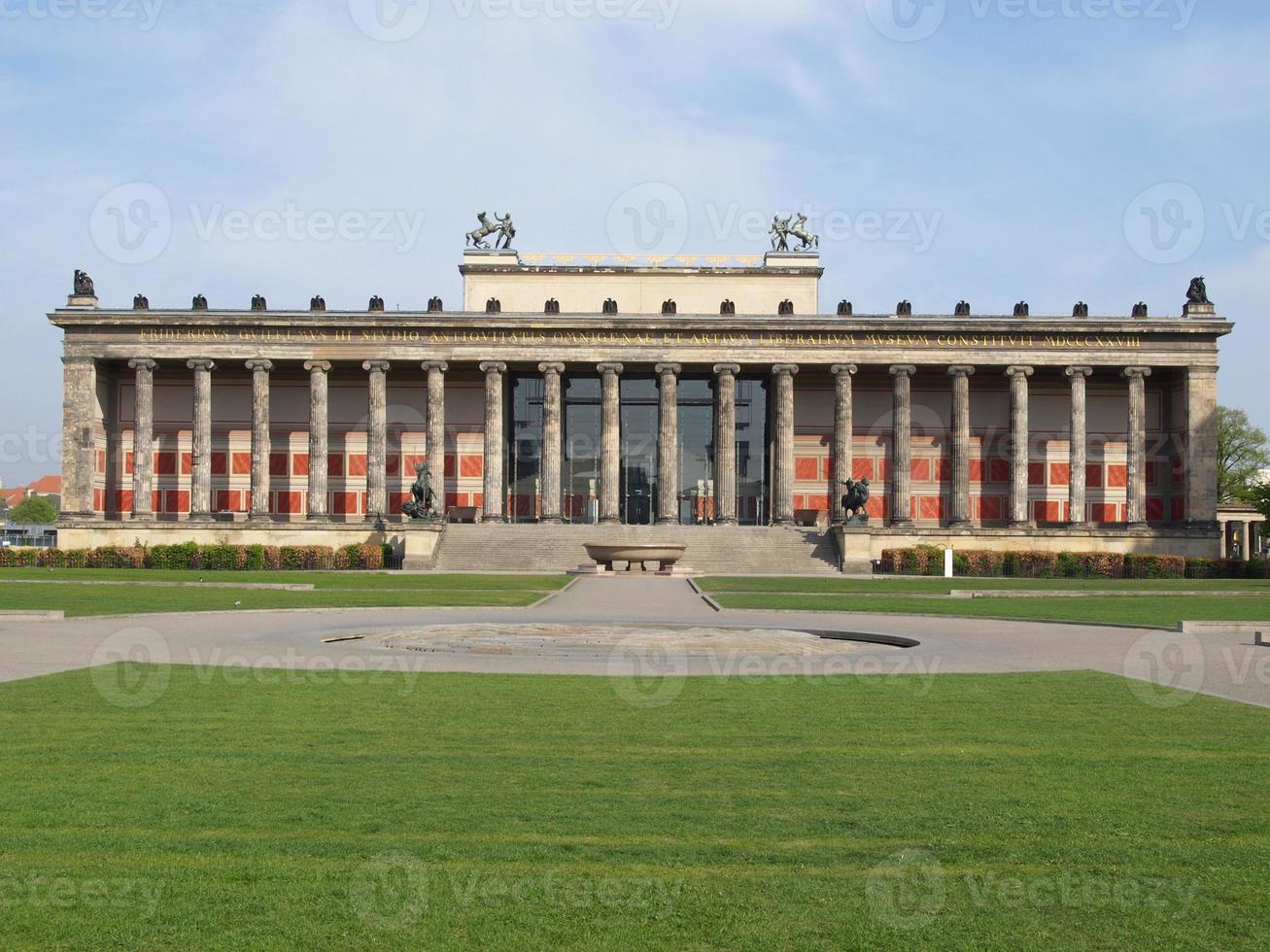 altesmuseum, il museo delle antichità costruito nel 1830 a berlino, germania foto