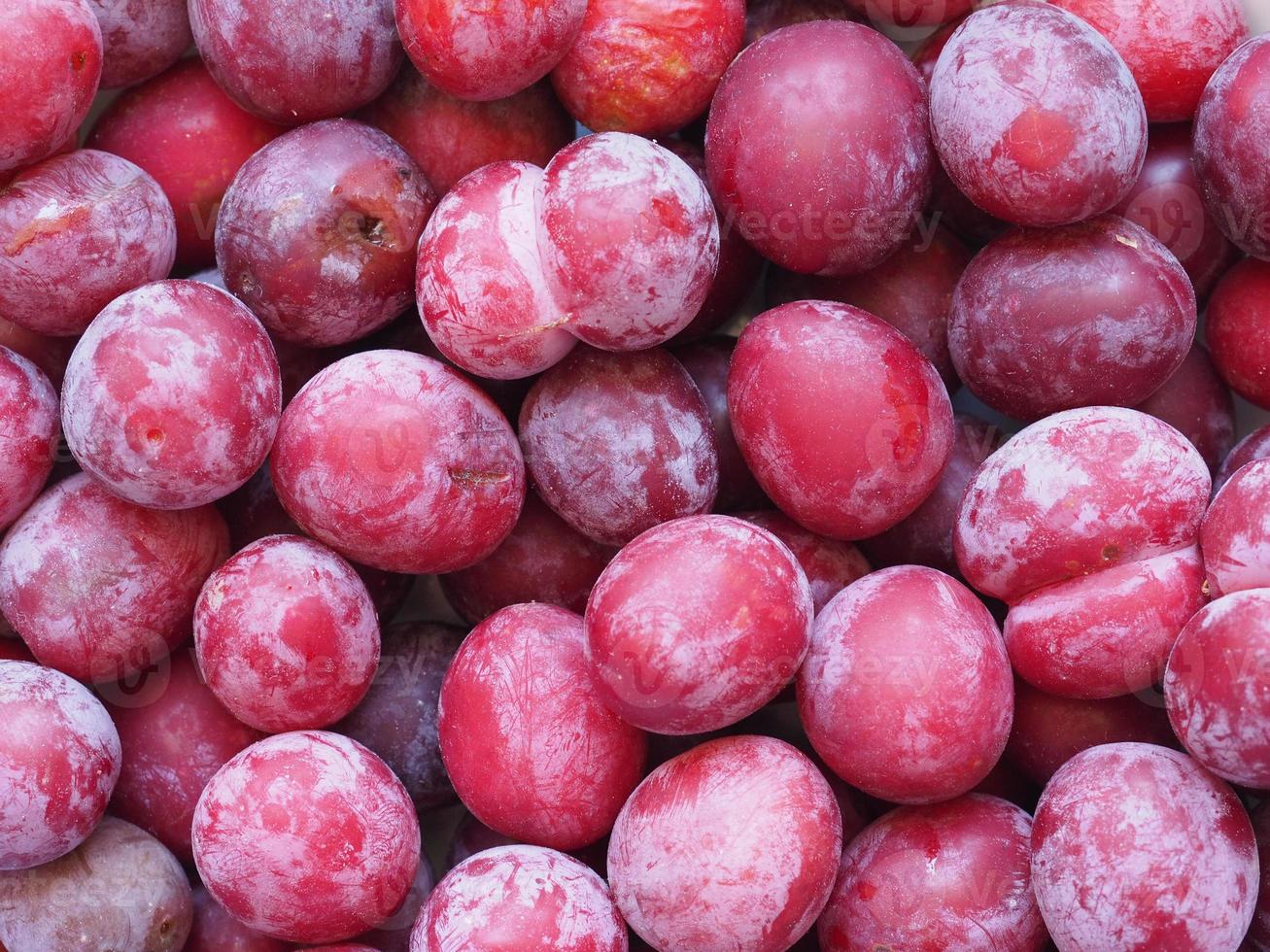 frutta europea di prugne, cibo vegetariano foto