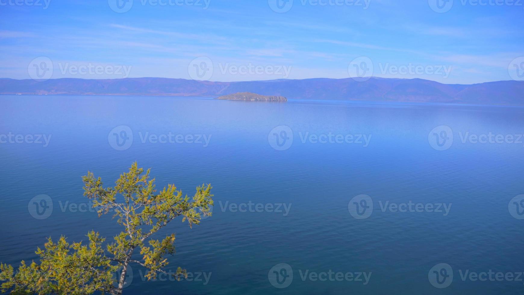 isola del lago baikal olkhon in una giornata di sole, irkutsk russia. foto