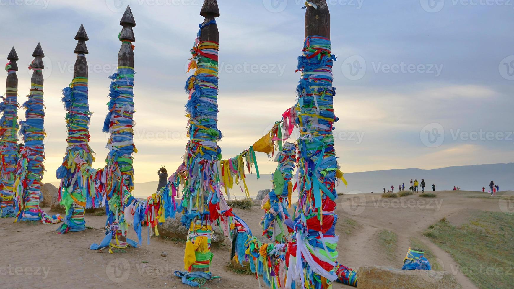 serge posti su olkhon island shaman rock, baikal sunset landscape view foto