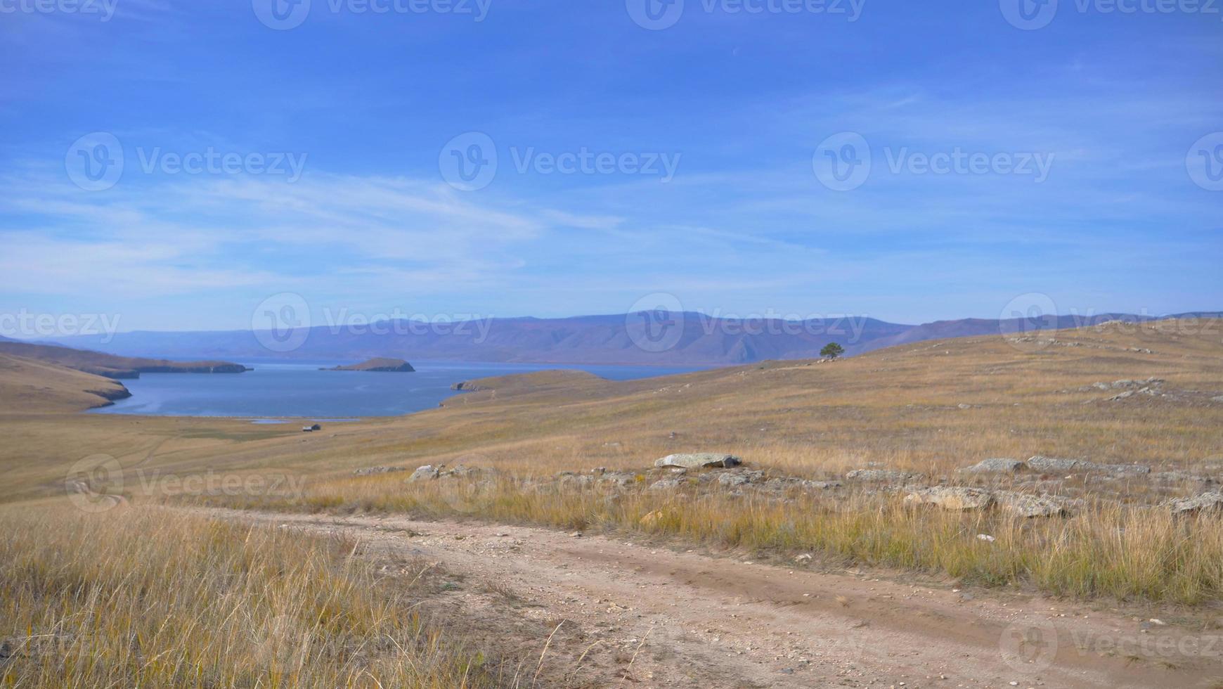 isola del lago baikal olkhon in una giornata di sole, irkutsk russia. foto